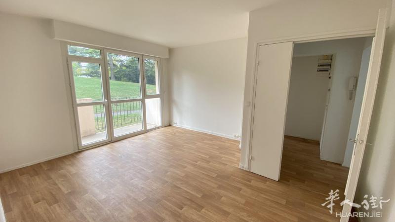 94省,Créteil(94000)  74平的 公寓,3室1厅  有家具