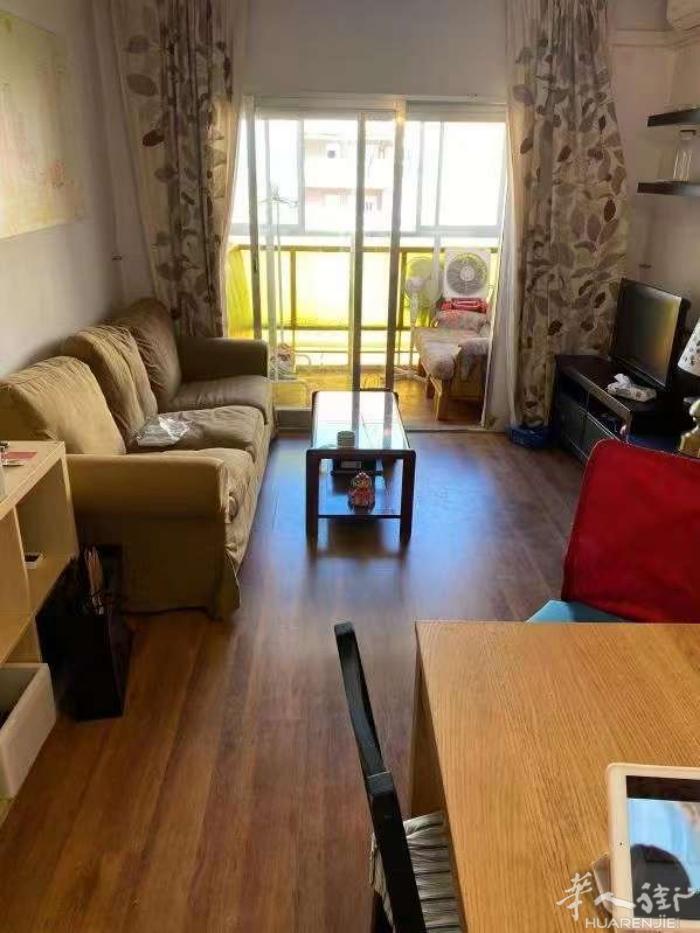 🏡马德里北部七号avenida de llustracion大床房出租，中央供