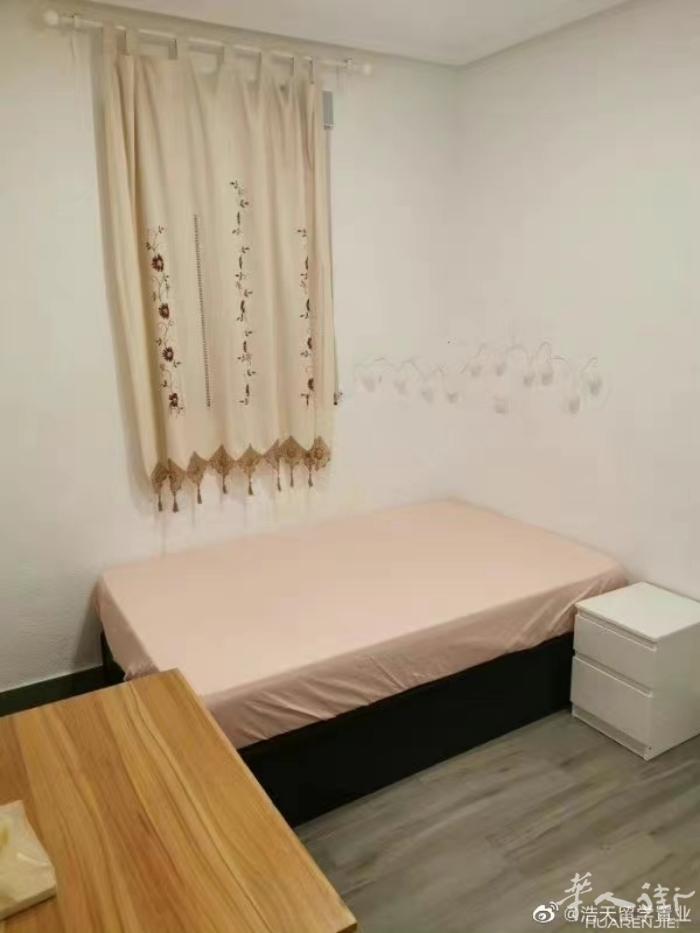 🏡马德2/6号线Manuel becerra 两个单间出租，两个房间公用一个
