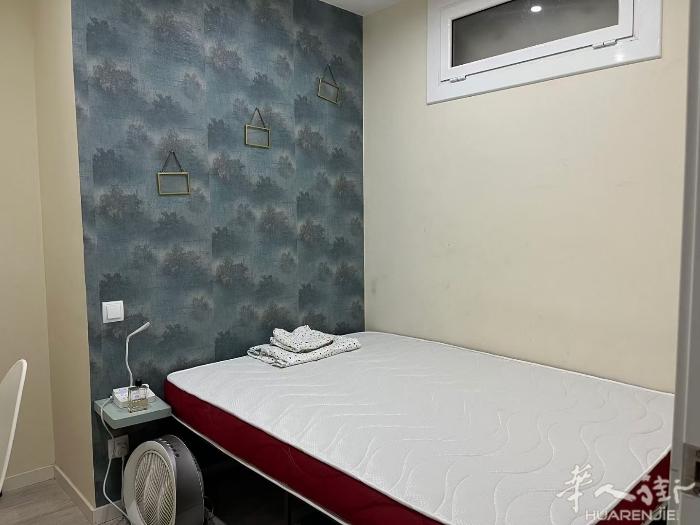🏡巴塞单间在clot附近，楼下就是一二号线地铁，周围超市健身房公园一应具全 ​