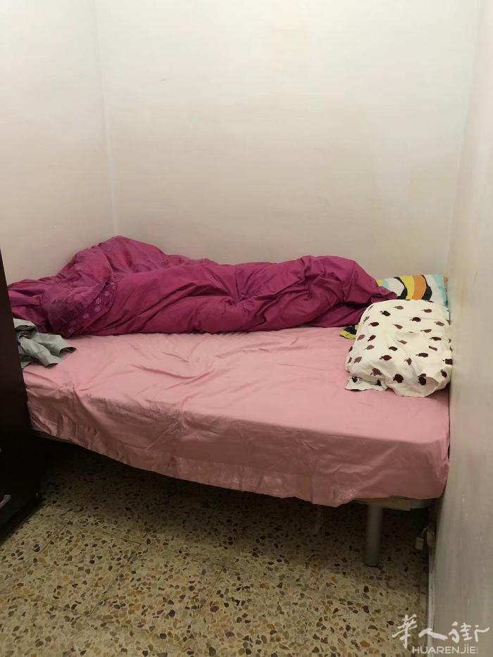 🏡巴塞单间出租，凯旋门附近大房间，汽车北站背后，Marina大街，楼下bus站
