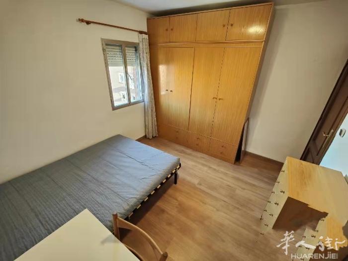 🏡马德里Getafe近卡三大学2个房间出租。房子3房1卫带阳台， 阳光充足，带