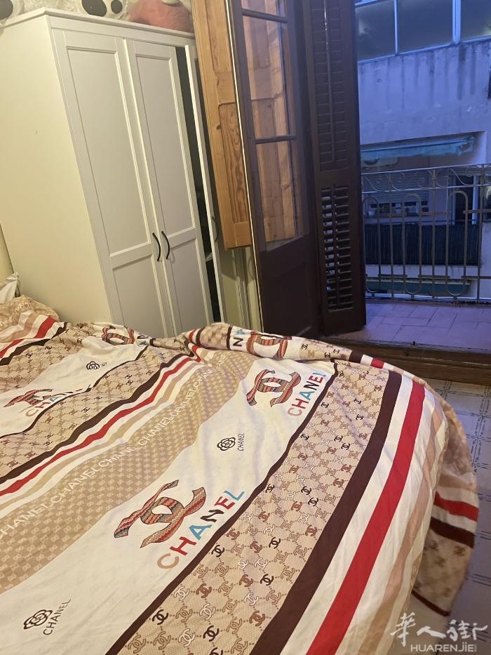 🏡巴塞两个房间出租，Poble sec附近  两个都带露台，大床房 ，无电梯
