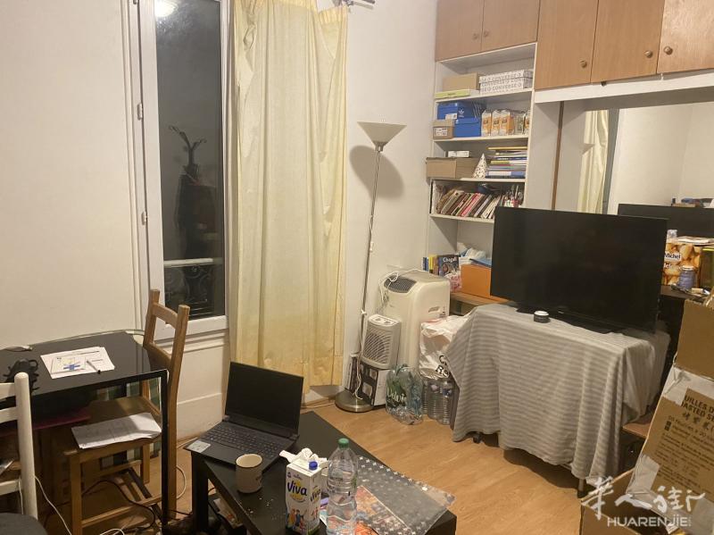 94省一室一厅28平方含家具818欧元/月可申请房补