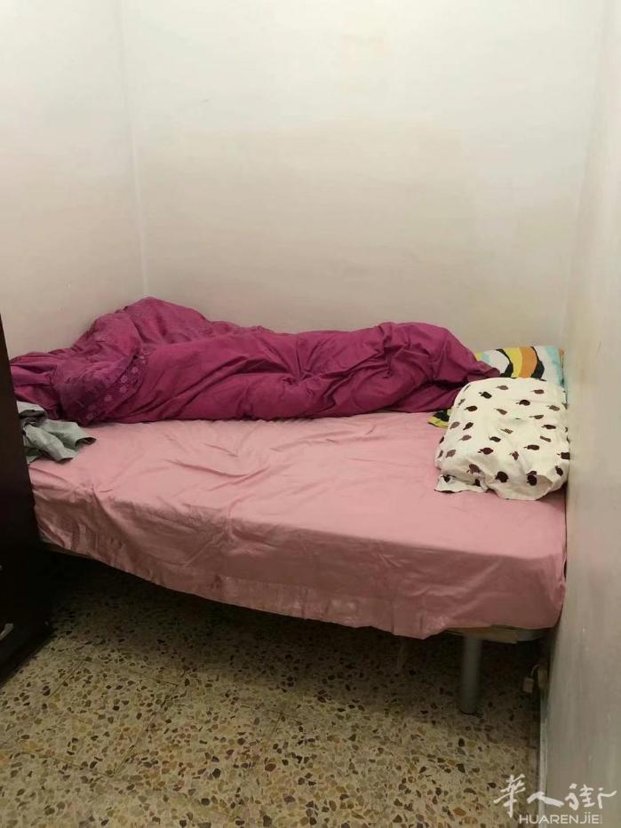 🏡巴塞凯旋门附近大房间，汽车北站背后，Marina大街，楼下bus站，周边还有