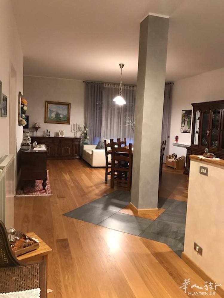 Oleggio (NO)出售四居室公寓，全面翻新过