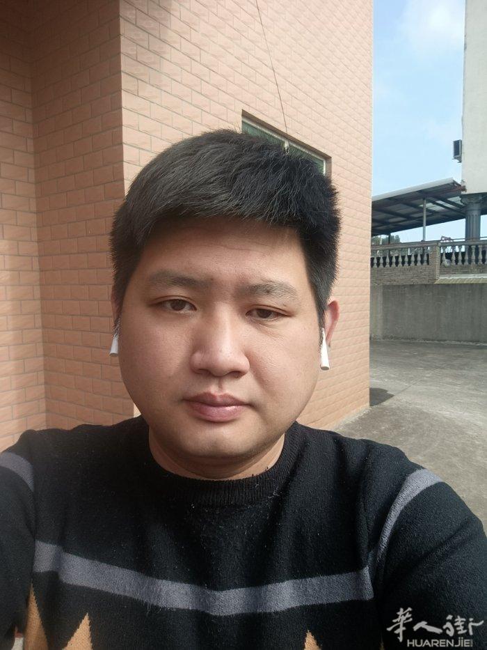 本人男。找对象。现在在中国。过段时间回意大利。做服装布衣。属马。33岁。。有意请