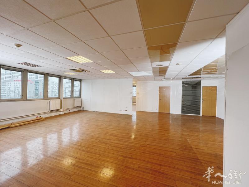 75018办公室出租 海外仓代发货 空间大小任选 Bureaux à louer Paris 18
