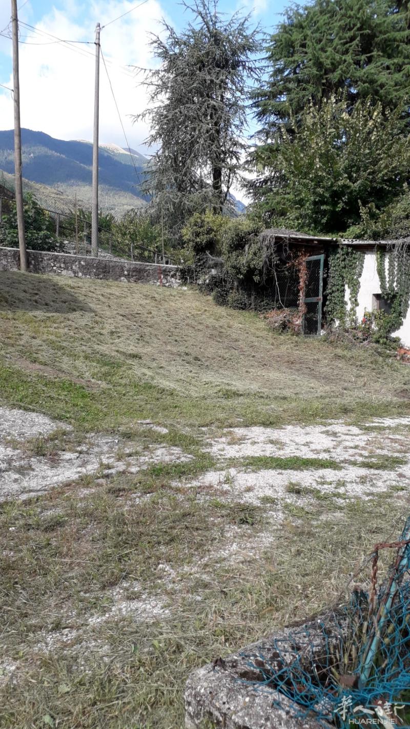Vittorio Veneto 老外出售250mq要改造房屋带1500mq得 地皮