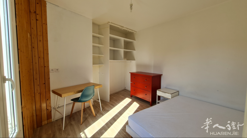 近13区 Mairie d'ivry 学生公寓 一室一厅 29平米 910€