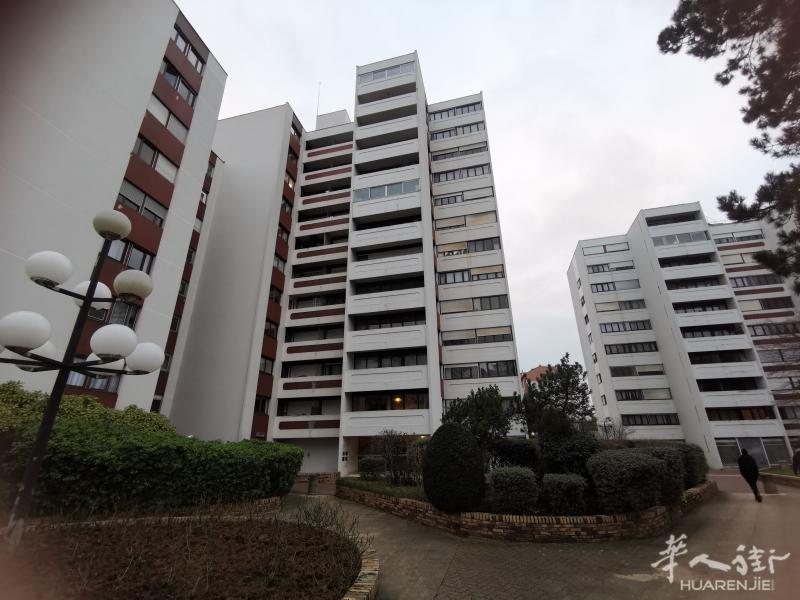 94省Vitry sur seine两室一厅带阳台公寓出租