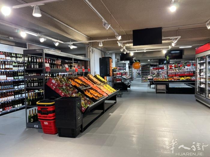 巴黎十八区食品超级市场转让前，大量食物清仓： 高级香米，橄榄油，冰冻食品，干货，