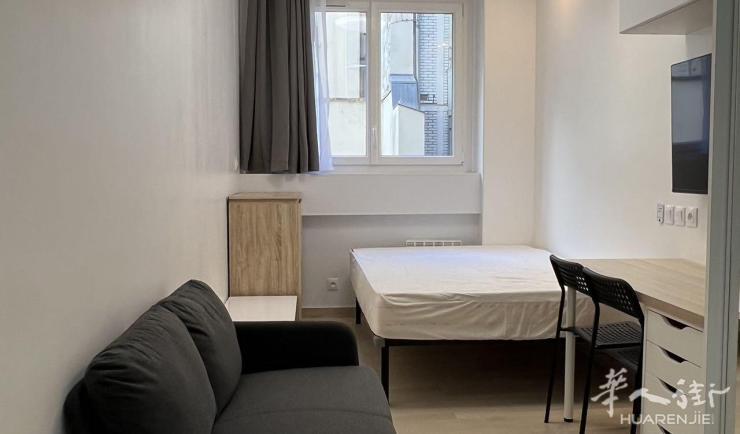 PARIS 17区·25平·studio·家具齐全·仅长租 1350€ / 月   起租时间 : 2023-02-15 Réf: 187687