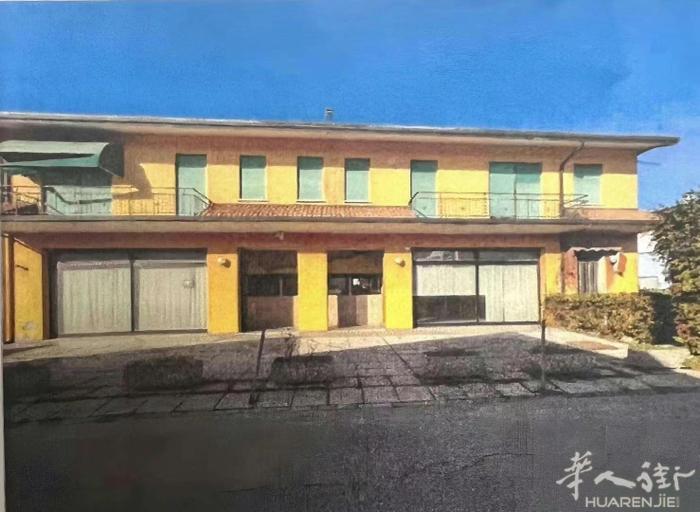 【Vigonovo】出售工厂带住家 出售一栋靠近城市所有服务设施的建筑，由一楼一