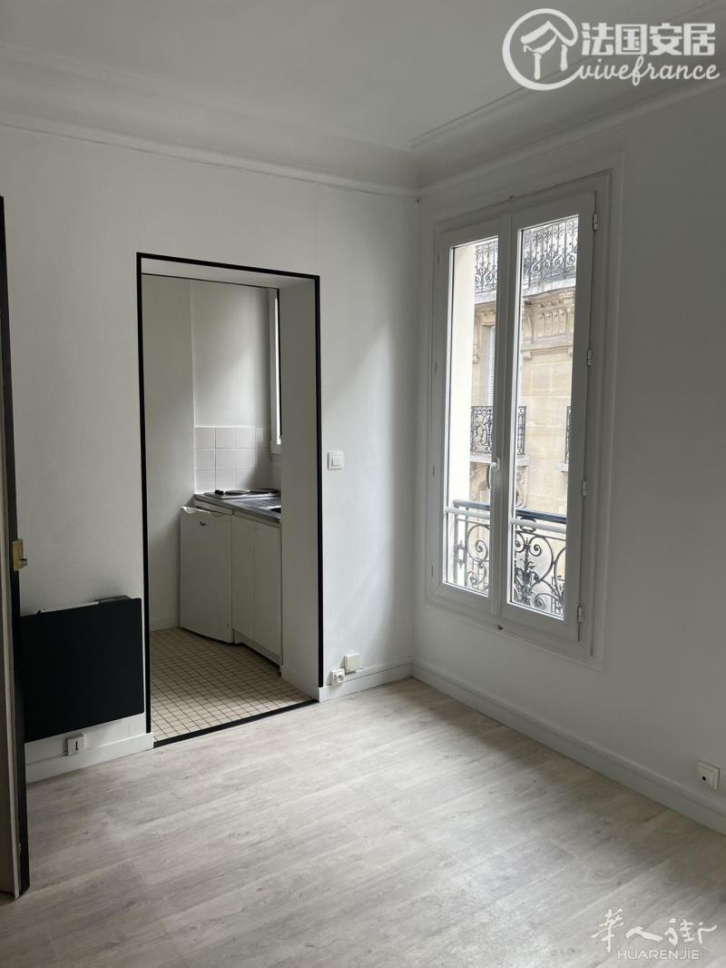 PARIS 17区·22平·studio·家具齐全·仅长租 1380€ / 月 起租时间 : 2023-03-01 Réf: 189413