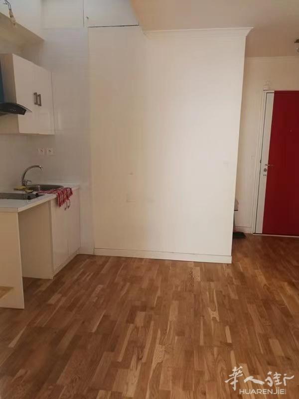 PARIS 20区·28平·公寓·有家具·仅长租 950€ / 月 起租时间 : 2023-02-24 Réf: 189525