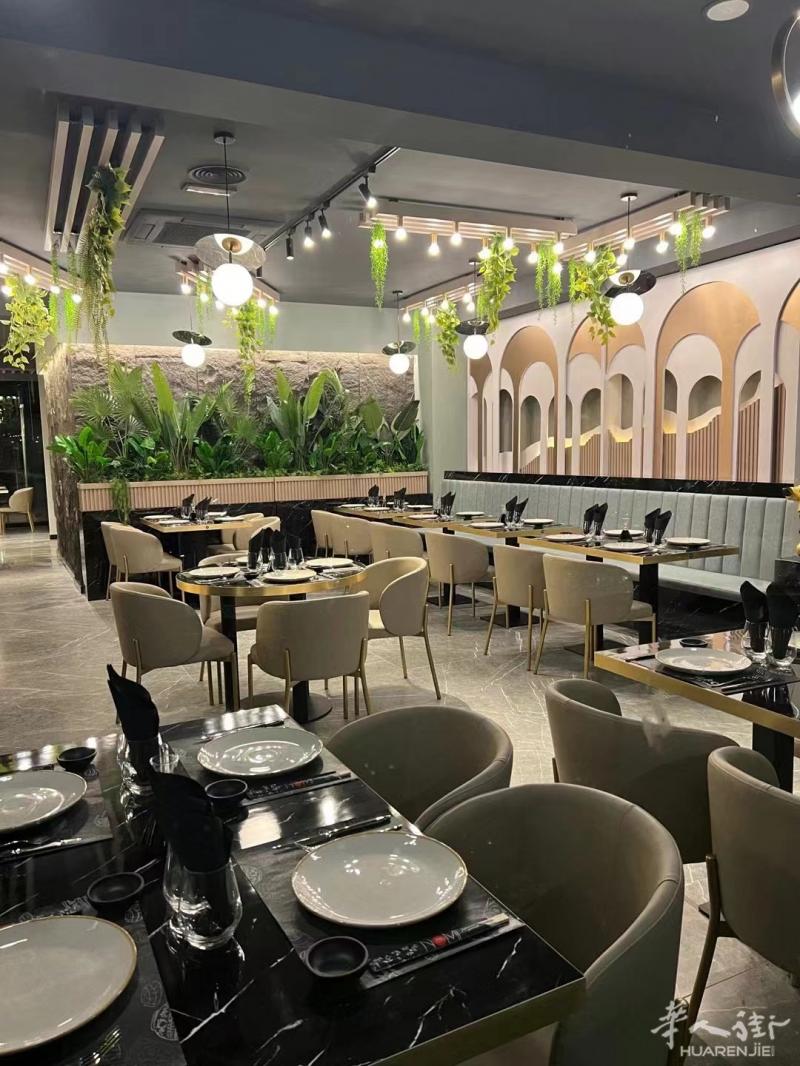 出售各类餐馆 寿司店桌椅。