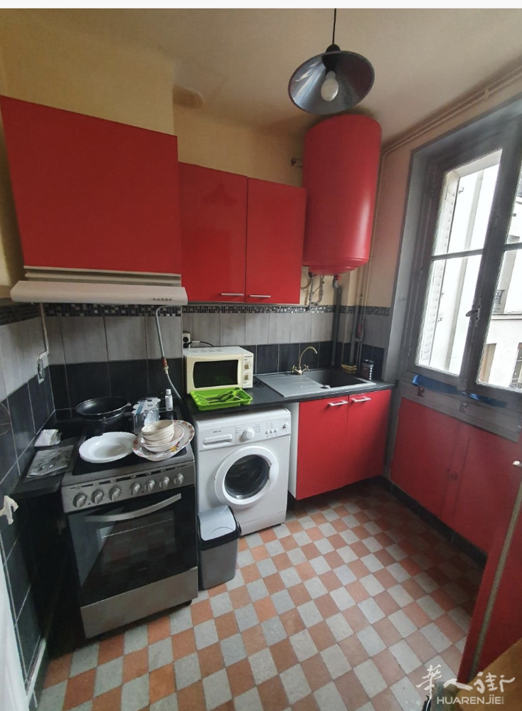 PARIS 18区·22平·studio·无家具·仅长租 890€ / 月   起租时间 : 2023-02-28 Réf: 189783