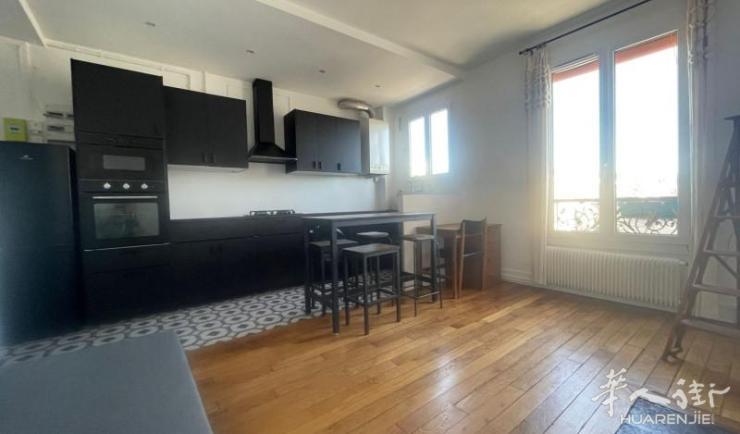 PARIS 10区·38平·有家具·仅长租 1390€ / 月   起租时间 : 2023-03-07 Réf: 190043