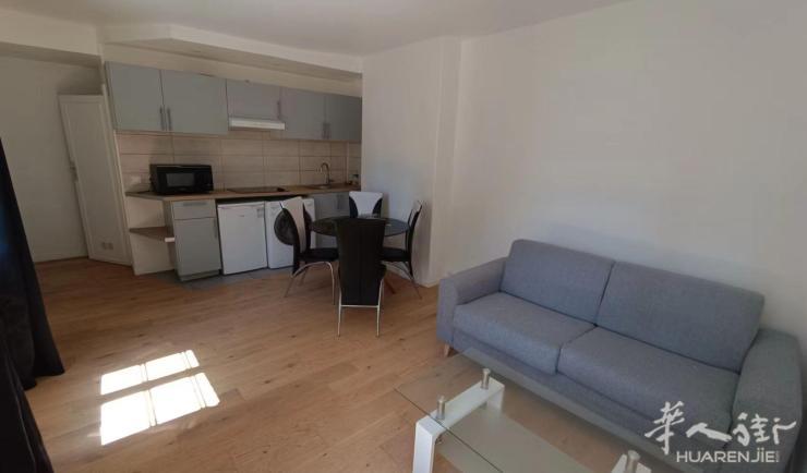 PARIS 18区·40平·公寓·有家具·仅长租 1050€ / 月   起租时间 : 2023-03-24 Réf: 183439