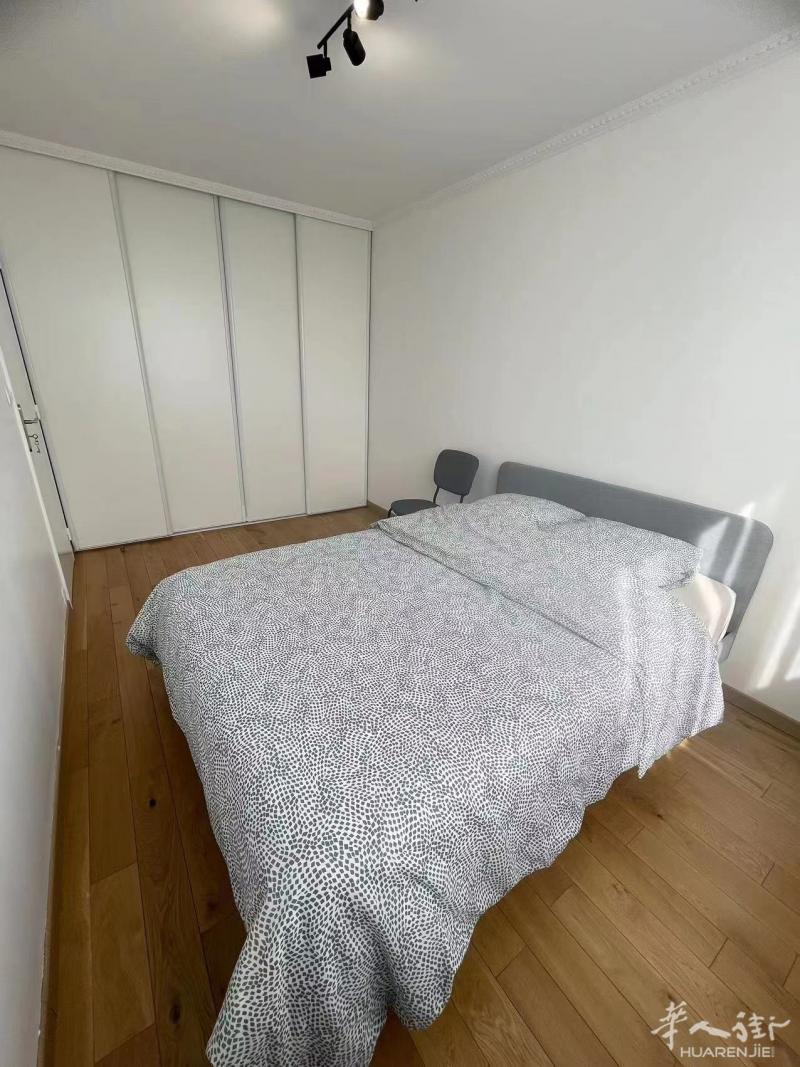 【区分】：13区(ID：190649) 43,4平的 公寓,1室1厅  有家具