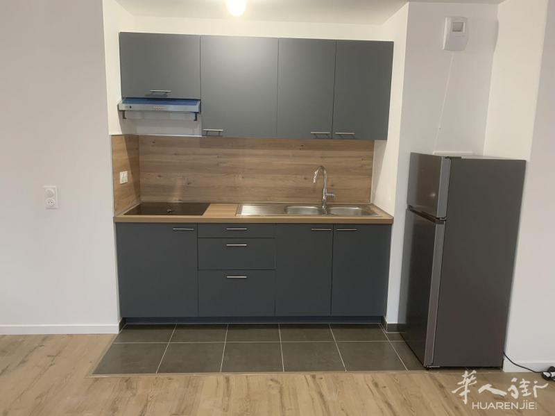 【区分】:94省,Villejuif(94800) (ID:188969) 80平的 公寓,3室1厅 无家具 有冰箱和洗衣机。