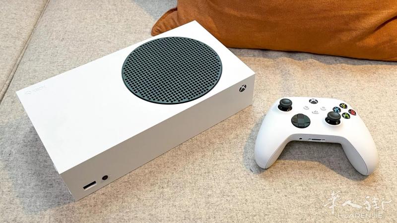 xbox series s，23年3月3日购买，含全部包装与小票，249€出，小巴黎可送