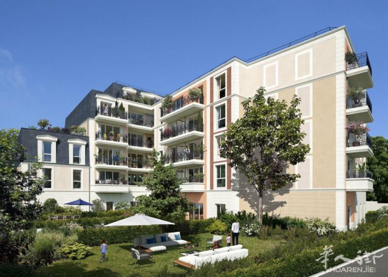 大巴黎77省Chelles 市中心花园洋房，地铁快线房