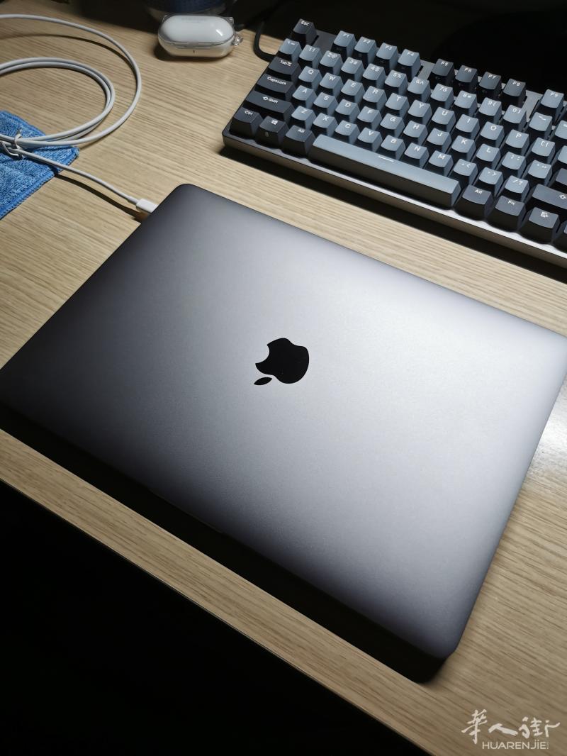 出台自用 MacBookPro 13 2016