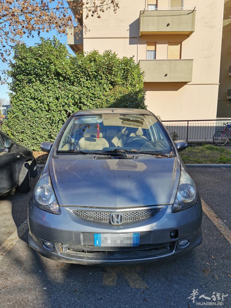 Piacenza转卖2手车，HONDA JAZZ 2006