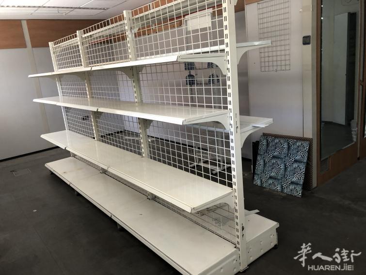 VALENCIA市区 低价出售货架 成色新价格便宜