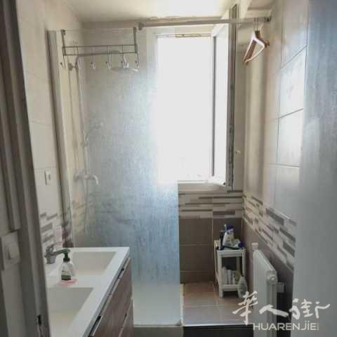 里昂D线地铁5分钟步行 合租房招六月份入住的租客