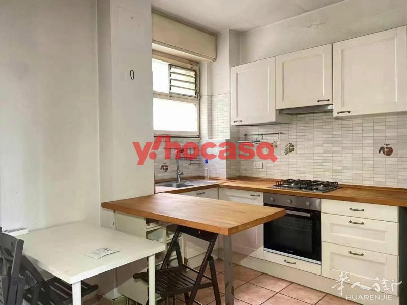 米兰近Comasina地铁站8楼4室1厅出售🏡