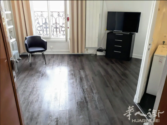 PARIS 15区· 25平·studio·家具齐全 1082€ / 月 起租时间 : 2023-06-08 ID: 187013