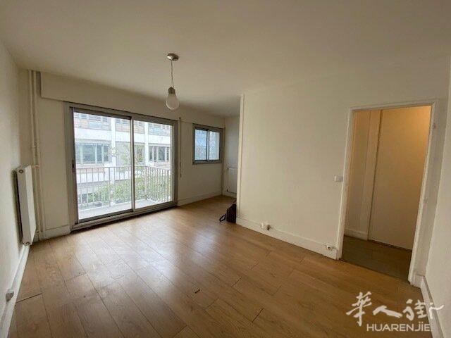 PARIS 11区·26平·studio·无家具 908€ / 月 起租时间 : 2023-05-04 ID: 191561