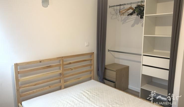 Suresnes 92区·40平·公寓·有家具·仅长租 1200€ / 月   起租时间 : 2023-06-01 ID: 182447