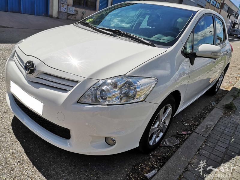 马德里出售一辆丰田 Auris 2011 柴油发动机 2.0