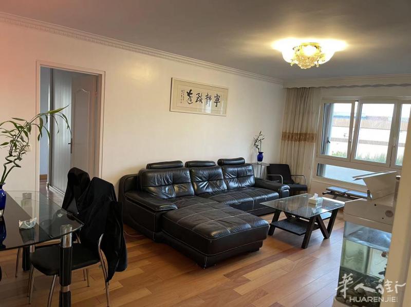 【区分】：93省,Bagnolet(93170) (ID：189013) 83平的 公寓,3室1厅  家具齐全 学生不需要担保