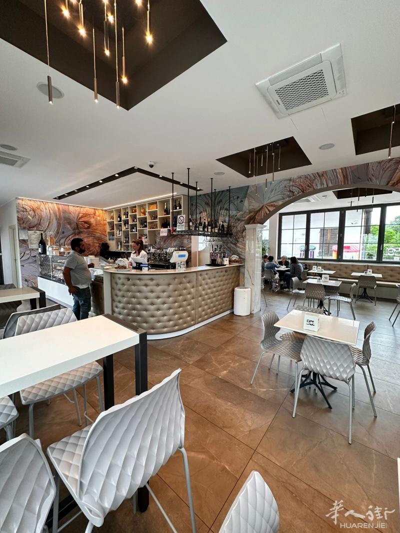 Novara市中心出售酒吧、甜品店