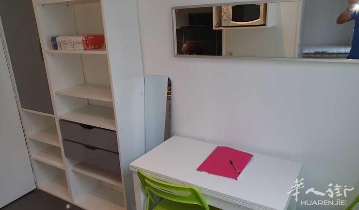 6月中起租* PARIS 18区·18平·studio·有家具 1000€ / 月 起租 : 2023-06-16 ID: 191779