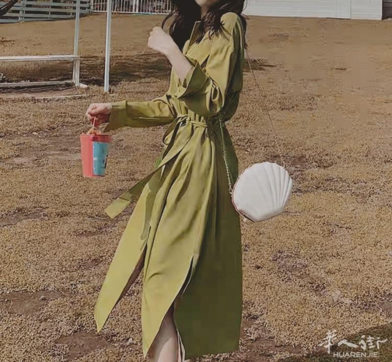 出全新衣服
