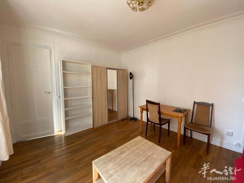 PARIS 13区·33平·studio·家具齐全 1200€ / 月   起租时间 : 2023-06-06 ID: 192385