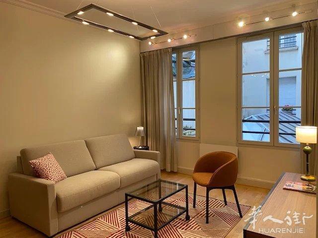 PARIS 7区·29平·studio·有家具 1397€ / 月   起租时间 : 2023-06-07 ID: 192509