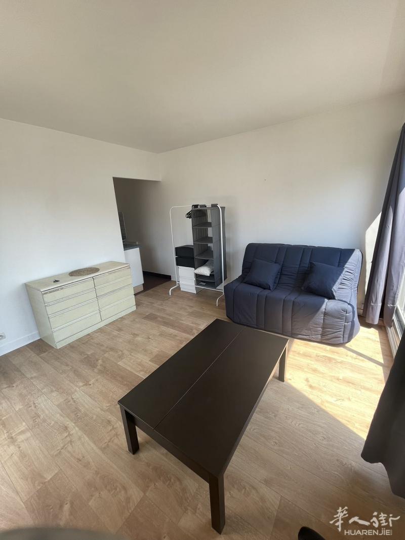 PARIS 15区·22平·studio·家具齐全·仅长租 930€ / 月   起租时间 : 2023-06-12 ID: 183891