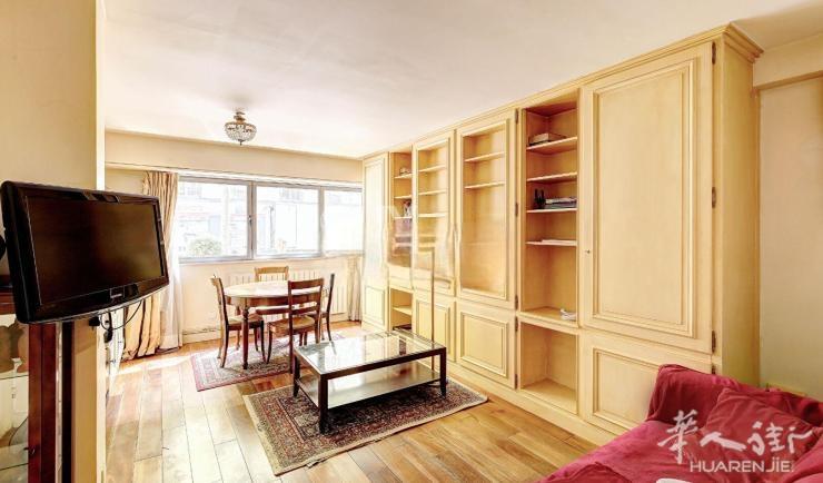 PARIS 16区·28平·studio·家具齐全 1300€ / 月   起租时间 : 2023-06-14 ID: 192439