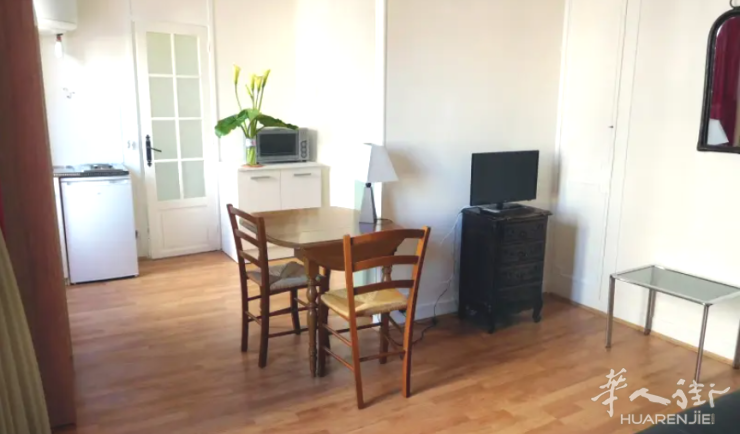PARIS 15区·21平·studio·有家具  895€ / 月   起租时间 : 2023-06-16 ID: 192819