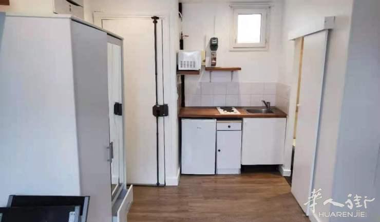 PARIS 10区·14平·studio·有家具·仅长租 570€ / 月   起租时间 : 2023-09-01 ID: 182971