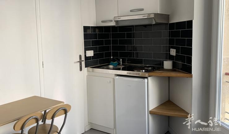PARIS 11区·13平·studio·有家具·仅长租 720€ / 月   起租时间 : 2023-07-16 ID: 184297