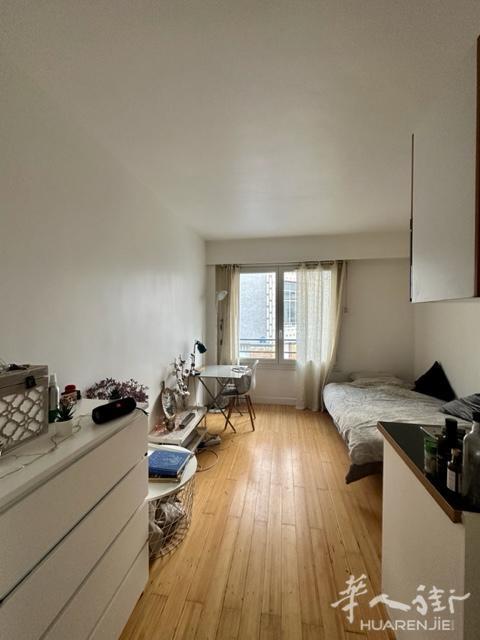 PARIS 16区·16.65平·studio·有家具 850€ / 月 起租时间 : 2023-06-22 ID: 193287