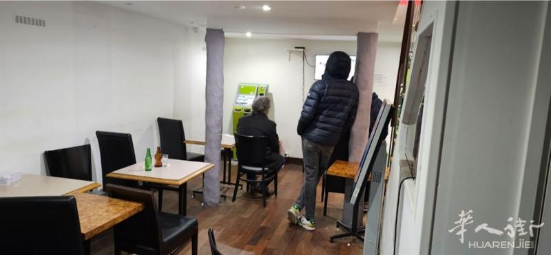 OV1-527(不再有效)美丽的街角酒馆brasserie+PMU,18 区,周围是热闹的街区和购物街(527)